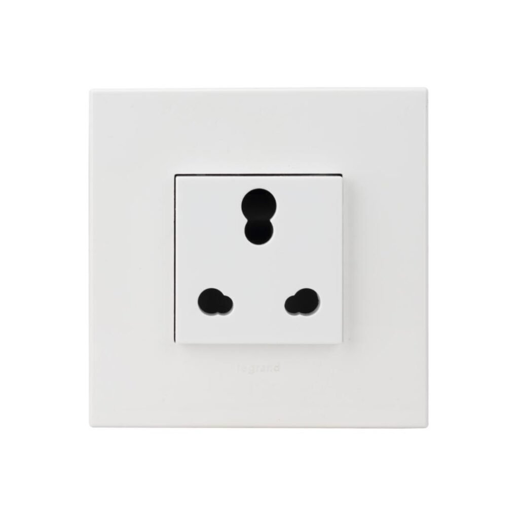 Legrand Arteor 16A 3Pin Socket 573471