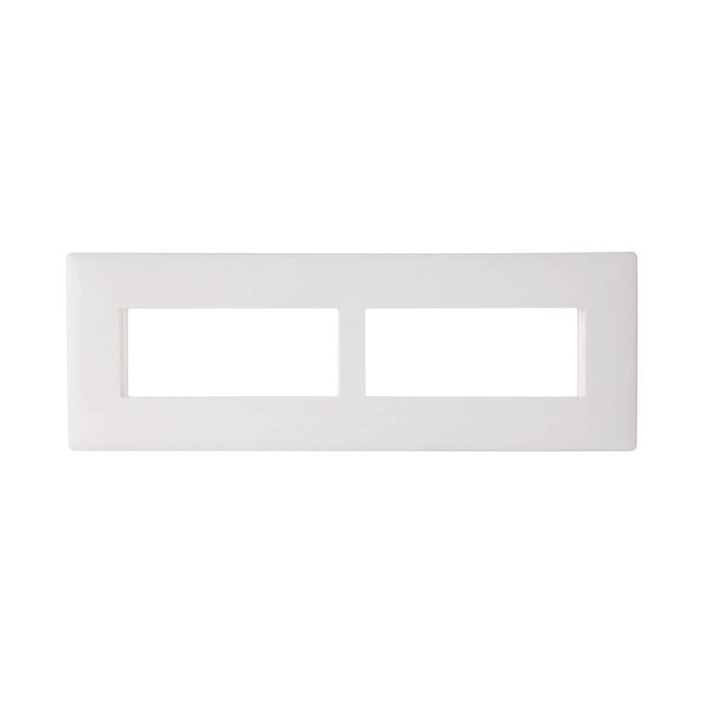 Legrand Mylinc Plate 8Module- Horizontal 675567